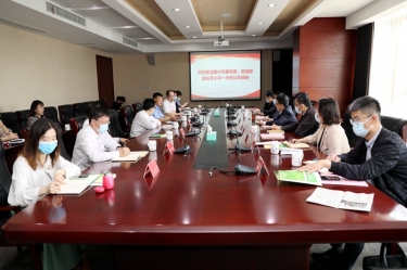 嘉興市委常委、統(tǒng)戰(zhàn)部部長(zhǎng)李小平一行蒞臨景興紙業(yè)調(diào)研指導(dǎo)