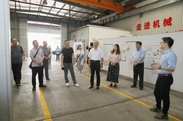 實地觀摩促交流 技能賦能助發(fā)展 | 山東省淄博市淄川區(qū)總工會黨組成員、副主席馮進明一行蒞臨景興紙業(yè)調(diào)研交流