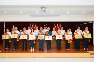 捷報傳喜 黨建領航 | 景興紙業(yè)黨委獲得多項榮譽